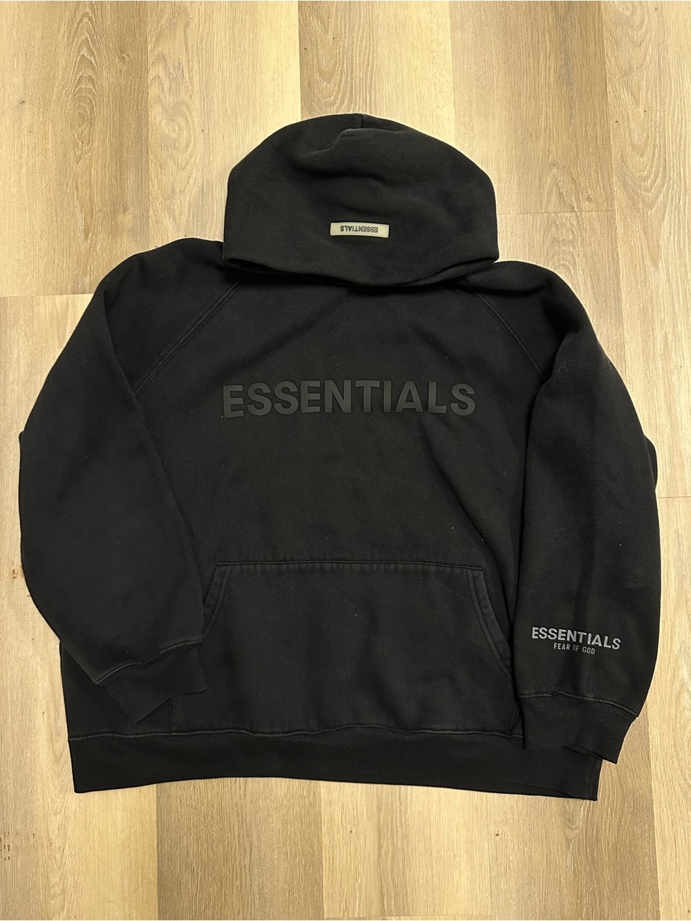 ESSENTIALS Fear of God Heavyweight Hoodie Black Logo